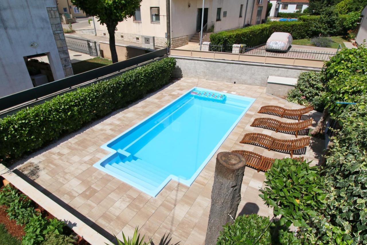 Apartment Nana Ровинь Экстерьер фото